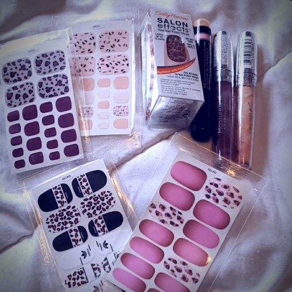 Cosmetic Mystery Box - Picture 4 of 7